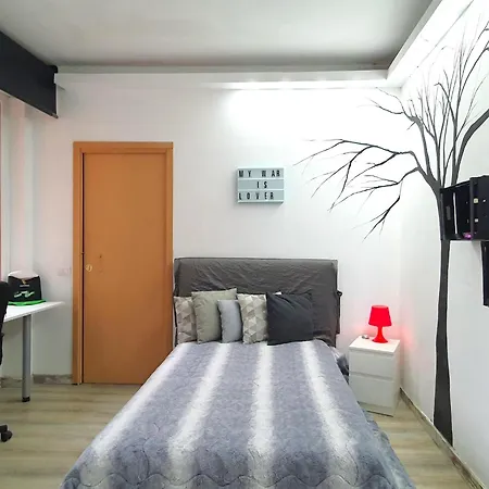 Spacious In With Bubble Bath *
