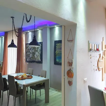 Spacious In With Bubble Bath Luino