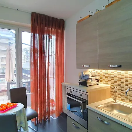 Spacious In With Bubble Bath *