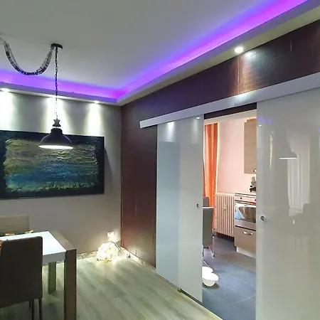 Spacious In With Bubble Bath *