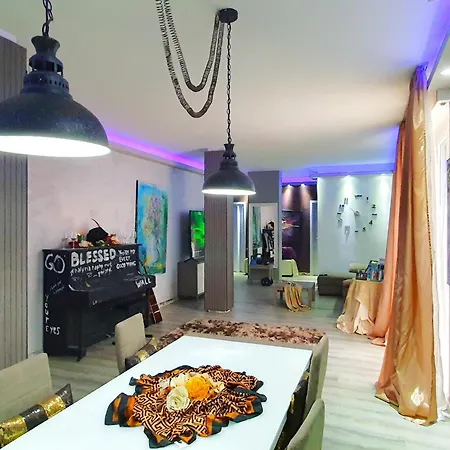 Apartment Spacious In With Bubble Bath *
