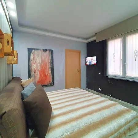 Spacious In With Bubble Bath Luino