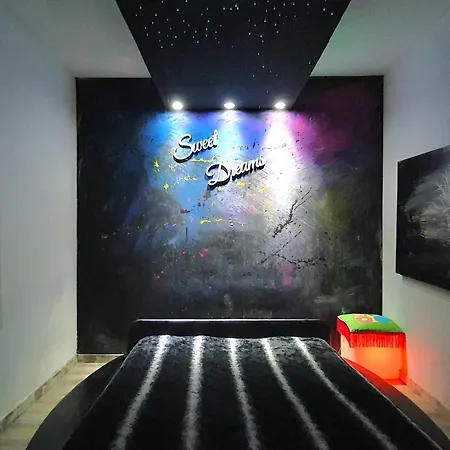 Spacious In With Bubble Bath Apartment